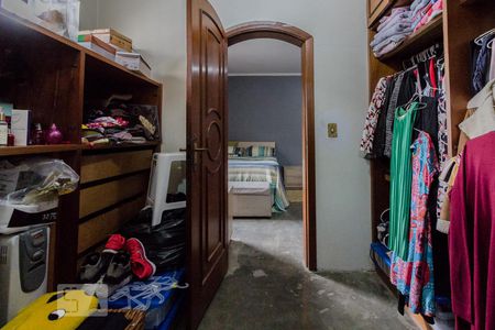 Casa à venda com 470m², 3 quartos e 8 vagasCloset