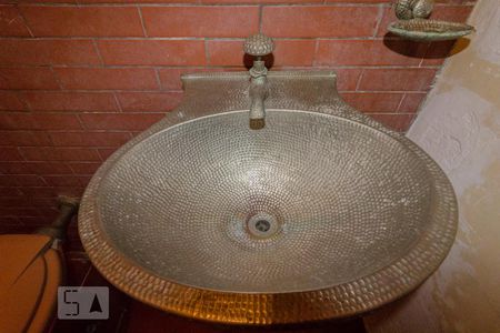 Casa à venda com 470m², 3 quartos e 8 vagasDetalhe do Lavabo