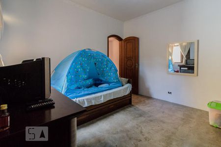 Casa à venda com 470m², 3 quartos e 8 vagasQuarto 03 com Suite