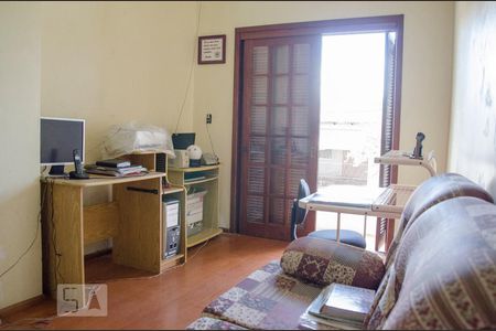 Casa à venda com 340m², 5 quartos e 5 vagas Casa à venda com 340m², 5 quartos e 5 vagasEscritório