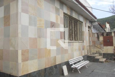 Casa para alugar com 400m², 4 quartos e 3 vagasQuintal