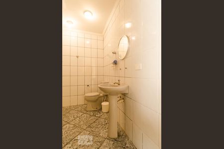 Casa à venda com 180m², 3 quartos e 2 vagasBanheiro de Serviço