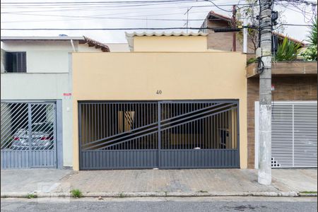 Casa à venda com 180m², 3 quartos e 2 vagasFachada