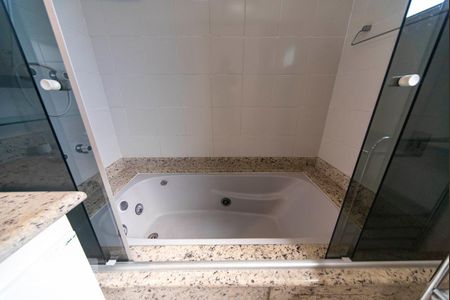 Apartamento para alugar com 130m², 3 quartos e 2 vagasBanheira 