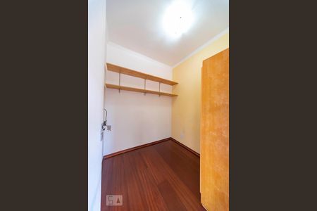 Apartamento para alugar com 130m², 3 quartos e 2 vagasQuarto de Serviço 