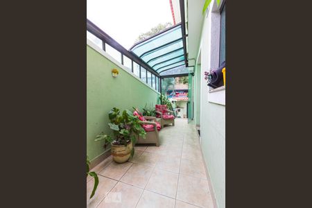 Casa à venda com 210m², 3 quartos e 5 vagasCorredor Lateral