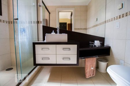 Apartamento à venda com 177m², 3 quartos e 4 vagasBanheiro Suíte 1