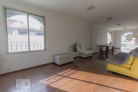 Apartamento à venda com 75m², 2 quartos e 1 vagaSalão de festas