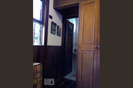 Casa à venda com 250m², 6 quartos e 4 vagas Casa à venda com 250m², 6 quartos e 4 vagasDormitório