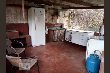 Casa à venda com 250m², 6 quartos e 4 vagas Casa à venda com 250m², 6 quartos e 4 vagasÁrea externa