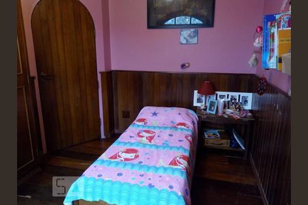 Casa à venda com 250m², 6 quartos e 4 vagas Casa à venda com 250m², 6 quartos e 4 vagasDormitório