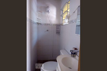 Casa à venda com 250m², 6 quartos e 4 vagas Casa à venda com 250m², 6 quartos e 4 vagasBanheiro