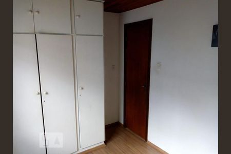 Casa à venda com 250m², 6 quartos e 4 vagas Casa à venda com 250m², 6 quartos e 4 vagasDormitório