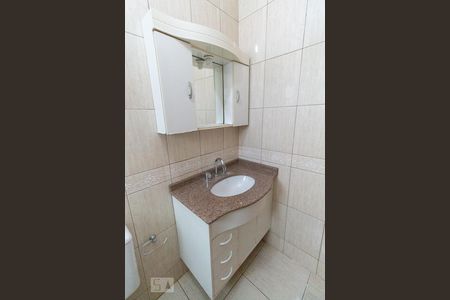 Casa à venda com 200m², 3 quartos e 2 vagasBanheiro da suíte