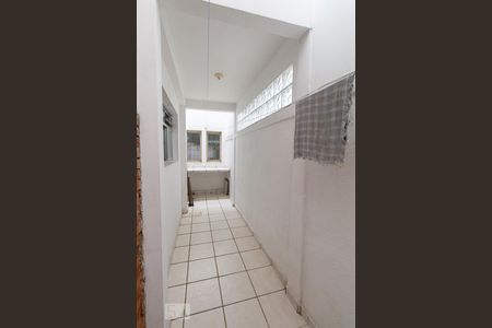 Casa à venda com 200m², 3 quartos e 2 vagasVaranda no fundo da casa