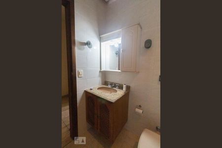 Casa à venda com 200m², 3 quartos e 2 vagasBanheiro