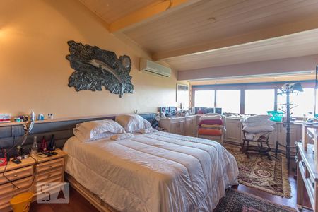 Casa para alugar com 850m², 4 quartos e 6 vagas Casa para alugar com 850m², 4 quartos e 6 vagasSuíte