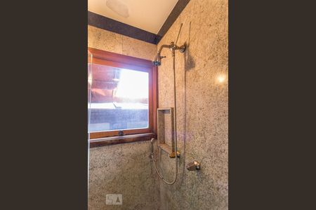 Casa para alugar com 850m², 4 quartos e 6 vagas Casa para alugar com 850m², 4 quartos e 6 vagasBanheiro 1