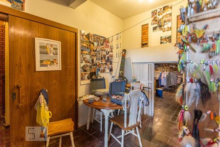 Casa para alugar com 850m², 4 quartos e 6 vagas Casa para alugar com 850m², 4 quartos e 6 vagasÁrea de serviço