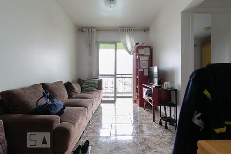 Apartamento para alugar com 70m², 2 quartos e 1 vagaSala