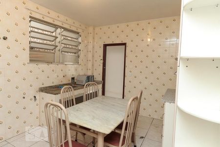 Apartamento à venda com 180m², 2 quartos e 2 vagasCozinha