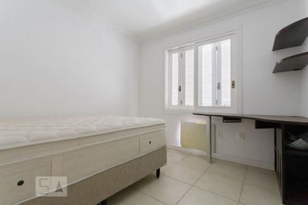 Quarto 1 de casa de condomínio para alugar com 4 quartos, 242m² em Chácara das Pedras, Porto Alegre