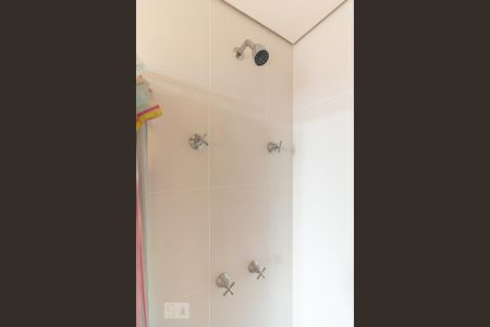 Chuveiro do Banheiro de kitnet/studio para alugar com 1 quarto, 27m² em Bethaville I, Barueri