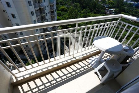 Studio para alugar com 32m², 1 quarto e 1 vaga Studio para alugar com 32m², 1 quarto e 1 vagaSacada