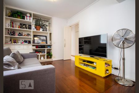 Sala de TV de apartamento para alugar com 2 quartos, 103m² em Pinheiros, São Paulo