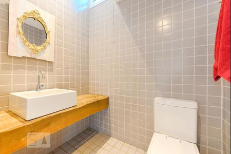 Casa à venda com 500m², 3 quartos e 4 vagas Casa à venda com 500m², 3 quartos e 4 vagasLavabo Salão