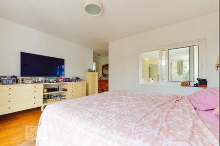 Casa à venda com 500m², 3 quartos e 4 vagas Casa à venda com 500m², 3 quartos e 4 vagasSuíte 2