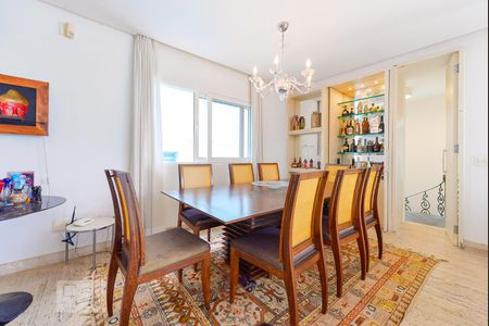 Sala de casa à venda com 3 quartos, 500m² em Vila Madalena, São Paulo