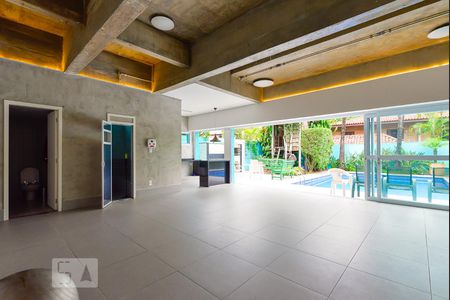 Casa à venda com 500m², 3 quartos e 4 vagas Casa à venda com 500m², 3 quartos e 4 vagasSalão