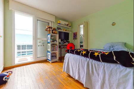 Casa à venda com 500m², 3 quartos e 4 vagas Casa à venda com 500m², 3 quartos e 4 vagasSuíte 3