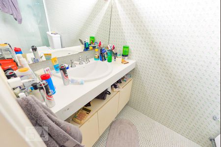 Casa à venda com 500m², 3 quartos e 4 vagas Casa à venda com 500m², 3 quartos e 4 vagasBanheiro Suíte 3