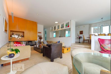 Sala de casa à venda com 3 quartos, 500m² em Vila Madalena, São Paulo