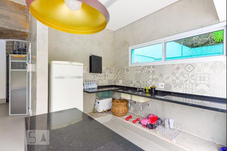 Casa à venda com 500m², 3 quartos e 4 vagas Casa à venda com 500m², 3 quartos e 4 vagasCozinha Salão