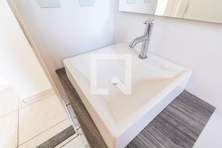 Casa de condomínio à venda com 77m², 2 quartos e 2 vagasBanheiro da Suíte 2