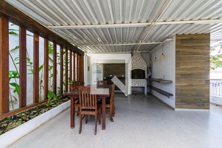 Casa de condomínio à venda com 77m², 2 quartos e 2 vagasChurrasqueira