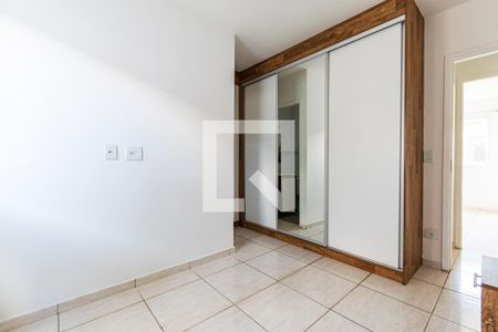 Casa de condomínio à venda com 77m², 2 quartos e 2 vagasSuíte