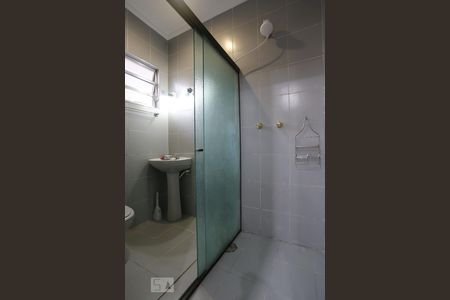 Casa para alugar com 245m², 3 quartos e 2 vagasBanheiro 