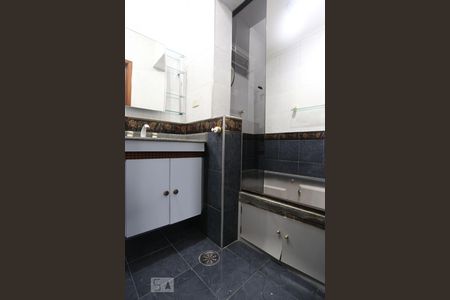 Casa para alugar com 245m², 3 quartos e 2 vagasBanheiro da Suíte