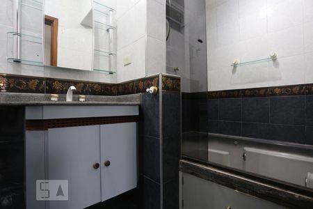 Casa para alugar com 245m², 3 quartos e 2 vagasBanheiro da Suíte