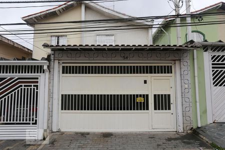 Casa para alugar com 245m², 3 quartos e 2 vagasFachada