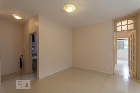 Sala de apartamento para alugar com 2 quartos, 70m² em Super Quadra Morumbi, São Paulo