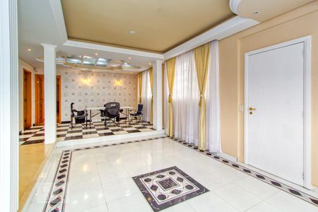Sala de Estar de casa para alugar com 3 quartos, 250m² em São Lourenço, Curitiba