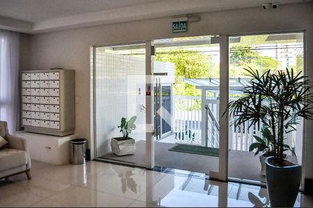 Hall do predio de apartamento para alugar com 2 quartos, 62m² em Tristeza, Porto Alegre