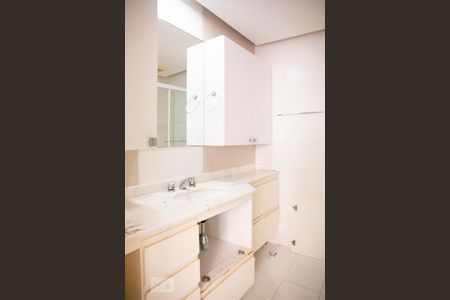 Apartamento para alugar com 130m², 3 quartos e 2 vagasBanheiro da Suíte