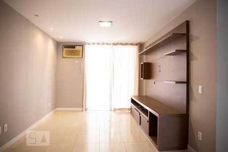 Sala de apartamento para alugar com 3 quartos, 130m² em Barra da Tijuca, Rio de Janeiro