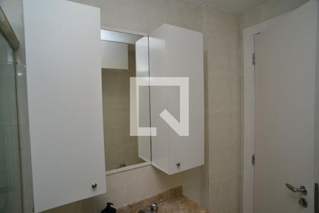 Banheiro Social de apartamento para alugar com 3 quartos, 130m² em Barra da Tijuca, Rio de Janeiro
